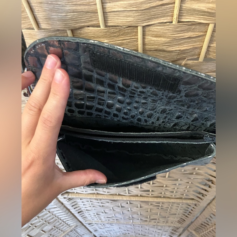 Handmade Alligator-Style Leather Crossbody - Picture 6 of 7